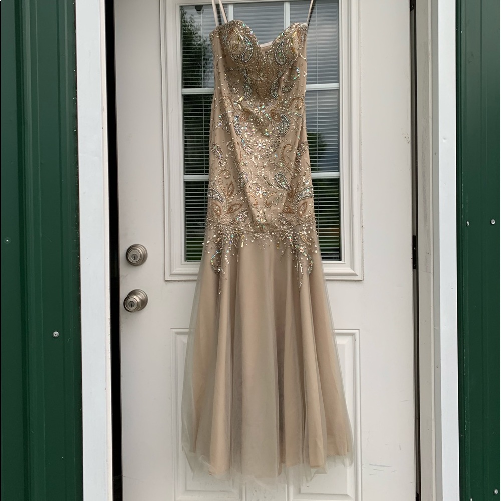 Prom dress - Picture 2 of 11